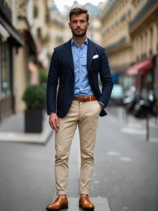 Comment porter des chaussures brogues en cuir marron clair pour un style chic decontractés