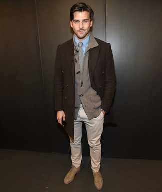 Comment porter des chaussures brogues en cuir marron clair