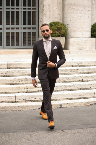 Comment porter des chaussures brogues en cuir marron clair