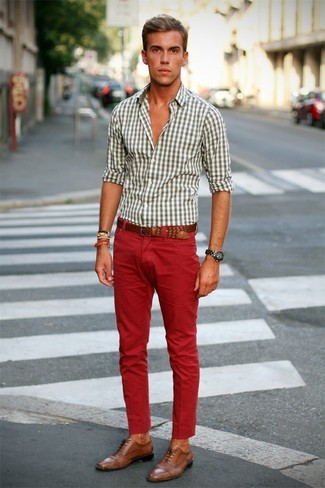 Comment porter des chaussures brogues en cuir marron clair