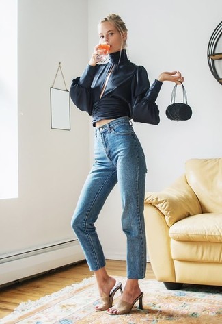 Comment porter des mules en cuir marron clair