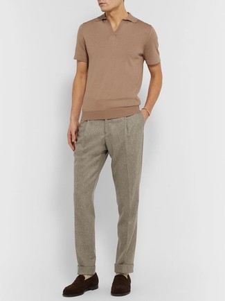 Comment porter un polo marron clair en été