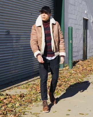 Comment porter une veste en peau de mouton retournée marron clair pour un style chic decontractés