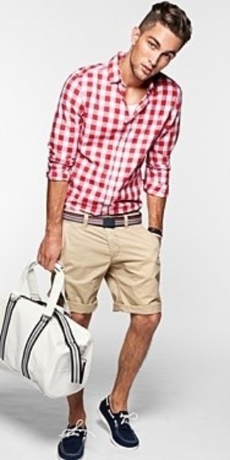 Comment porter un short marron clair