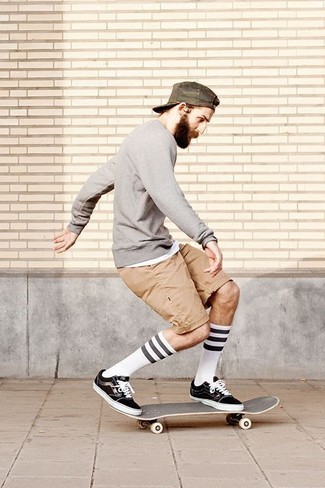 Comment porter un short marron clair
