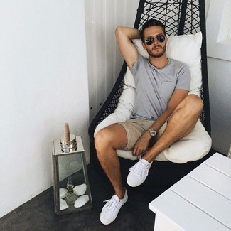 Comment porter un short marron clair