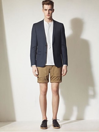 Comment porter un short marron clair