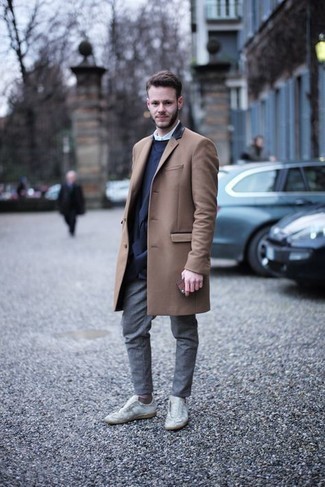 Comment porter des chaussettes marron clair