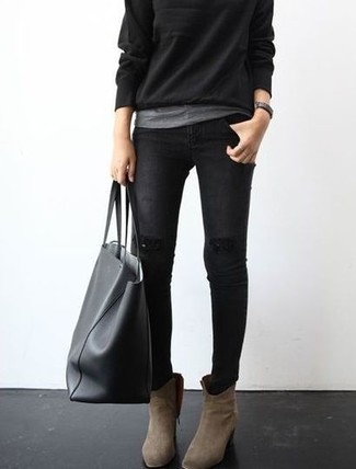 Comment porter des bottines en daim marron clair