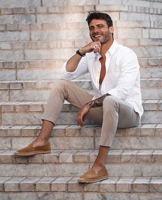 Comment porter des espadrilles en daim marron clair