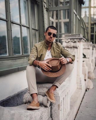 Comment porter des espadrilles en daim marron clair