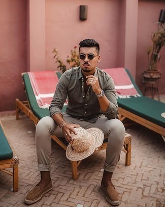 Comment porter des espadrilles en daim marron clair