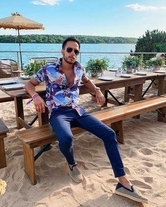 Comment porter des espadrilles en daim marron clair
