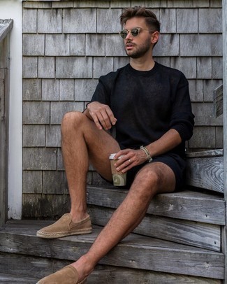 Comment porter des espadrilles en daim marron clair