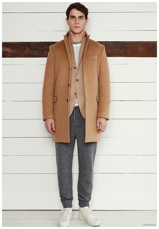 Comment porter un blazer en laine marron clair