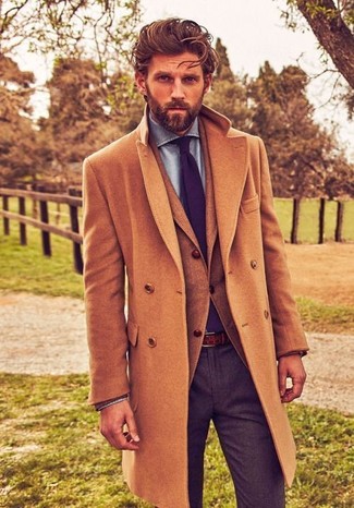 Comment porter un blazer en laine marron clair