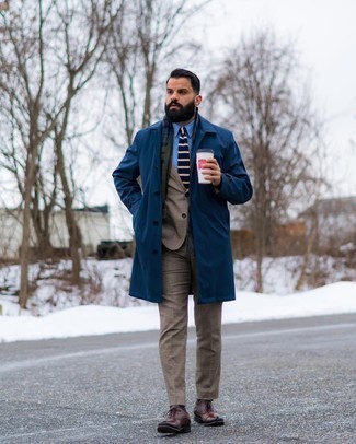 Comment porter un costume en laine marron clair