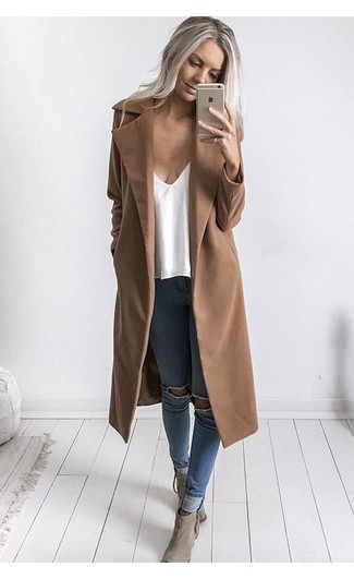 Comment porter un débardeur avec des bottines quand il fait froid