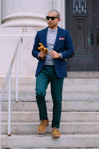 Comment porter un pantalon chino bleu canard