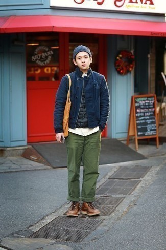 Comment porter un pantalon bleu canard pour un style chic decontractés à l'adolescence