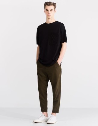 Comment porter un pantalon bleu canard à l'adolescence