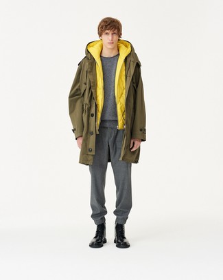 Comment porter une parka bleu canard en hiver
