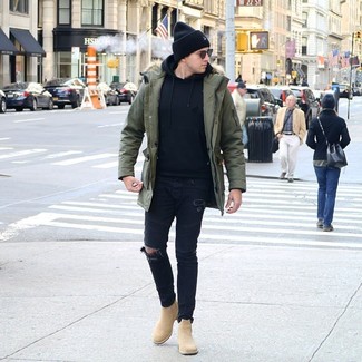 Comment porter une parka bleu canard en hiver