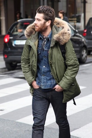 Comment porter une parka bleu canard en hiver