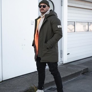Comment porter une parka bleu canard en hiver