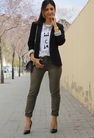 Comment porter un jean skinny bleu canard
