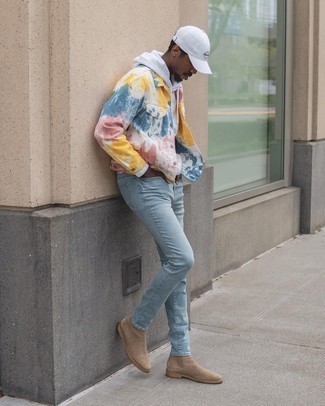 Comment porter une veste imprimée tie-dye