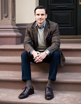 Un blazer à porter avec des chaussures brogues tabac