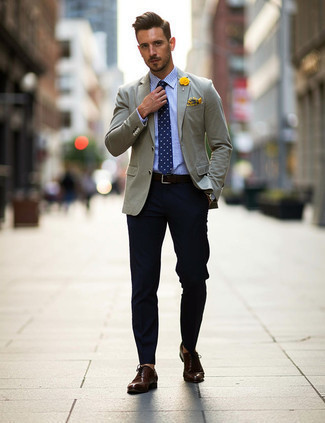 Un blazer à porter avec des chaussures brogues tabac