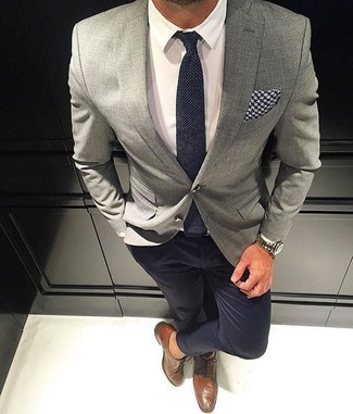 Un blazer à porter avec des chaussures brogues tabac