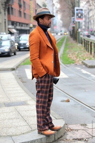 Un blazer à porter avec des chaussures brogues tabac