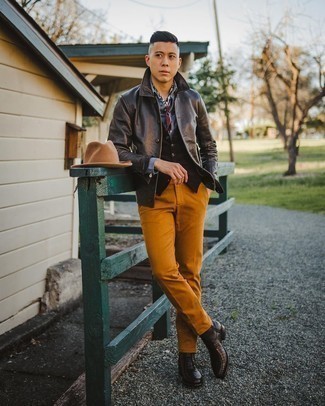 Comment porter un pantalon chino en velours côtelé tabac