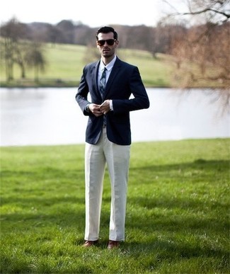 Une chemise de ville à porter avec des chaussures derby tabac