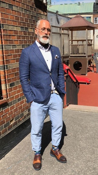 Une chemise de ville à porter avec des chaussures derby tabac au printemps