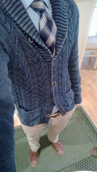 Une chemise de ville à porter avec des chaussures derby tabac