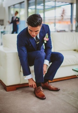 Comment porter des chaussures derby en cuir tabac
