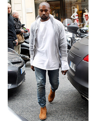 Comment porter des bottines chelsea en daim tabac