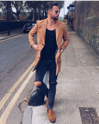 Comment porter des bottines chelsea en daim tabac
