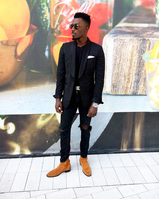 Comment porter des bottines chelsea en daim tabac