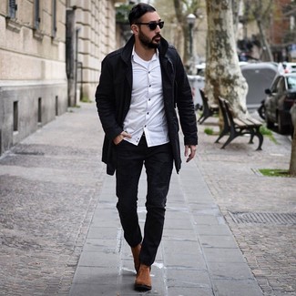 Comment porter des bottines chelsea en daim tabac