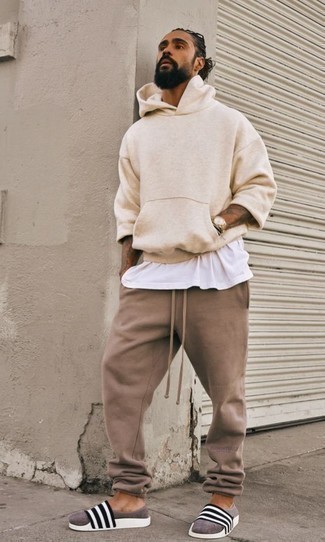 Comment porter un pantalon de jogging tabac