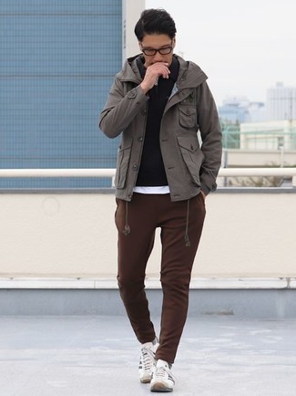 Comment porter un pantalon de jogging tabac