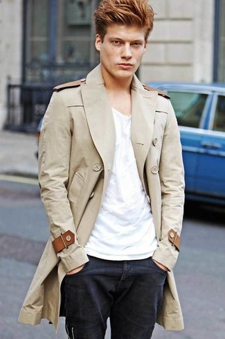 Un jean à porter avec un trench marron clair quand il fait chaud: Associe un trench marron clair avec un jean pour créer un look chic et décontracté.