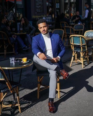 Comment porter un pull à col roulé avec des chaussures brogues