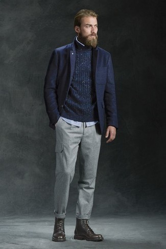 Comment porter un pull à col roulé avec un pantalon cargo pour un style chic decontractés