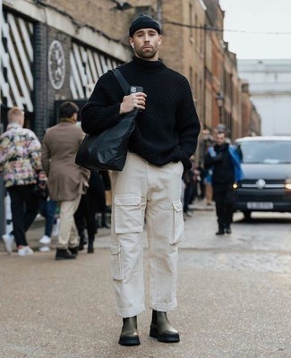 Comment porter un pull à col roulé avec un pantalon cargo